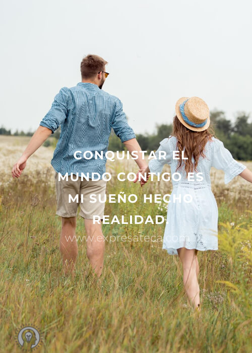 pareja caminando por el campo agarrados de la mano